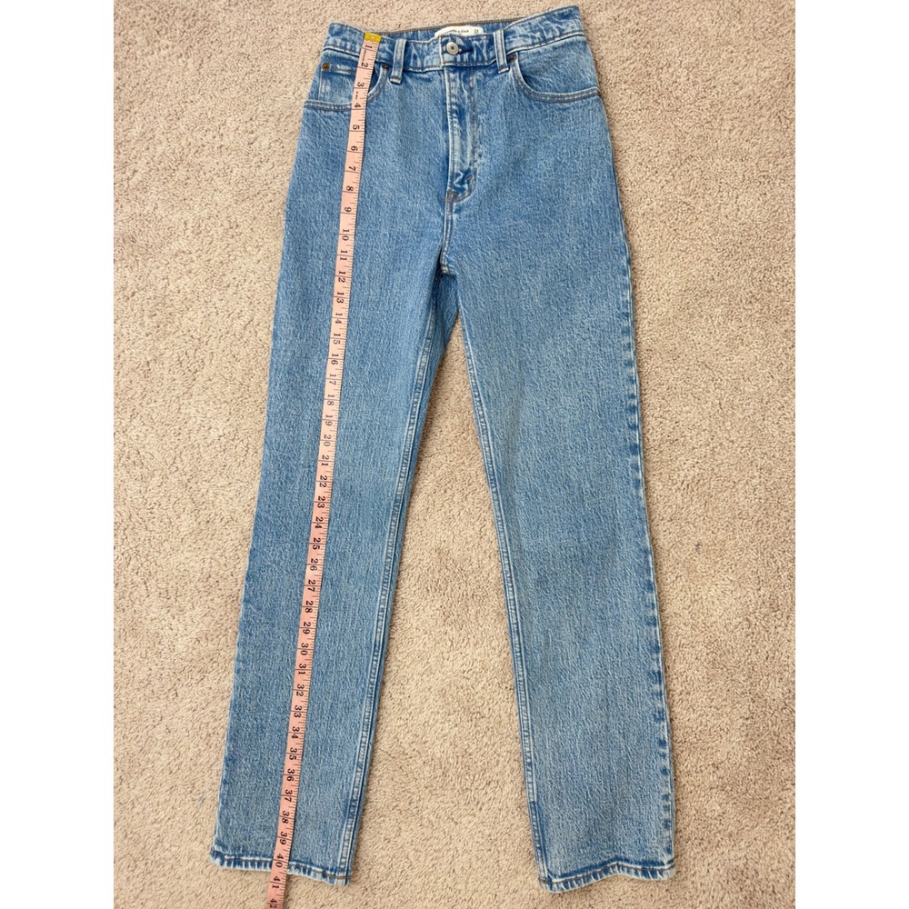 Abercrombie & Fitch The 90s Straight Ultra High Rise Jeans Medium Wash 24 00R - Picture 6 of 16